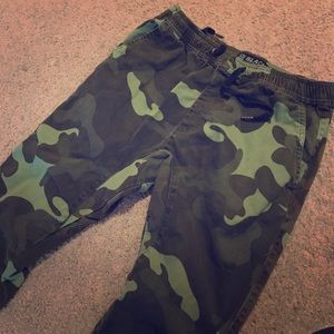 Women’s camo pants